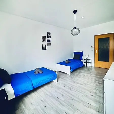 Sap08- Fitter's In Appartement *