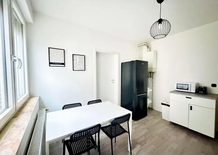 Sap08- Fitter's In Appartement *